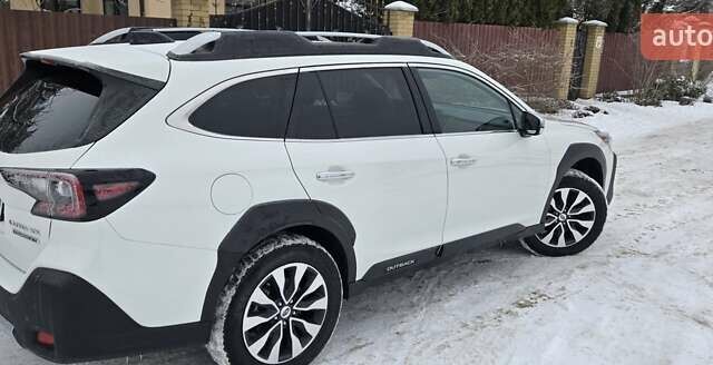 Белый Субару Аутбек, объемом двигателя 2.39 л и пробегом 18 тыс. км за 35900 $, фото 11 на Automoto.ua