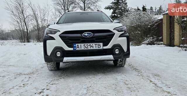 Белый Субару Аутбек, объемом двигателя 2.39 л и пробегом 18 тыс. км за 35900 $, фото 3 на Automoto.ua