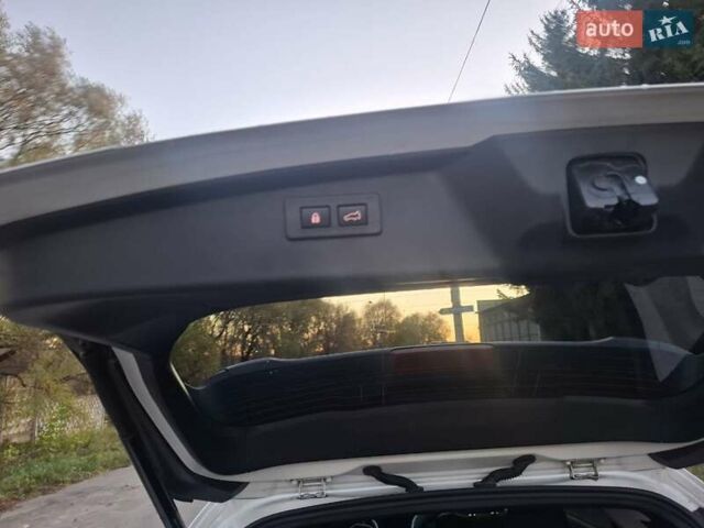 Білий Субару Аутбек, об'ємом двигуна 2.5 л та пробігом 9 тис. км за 28000 $, фото 20 на Automoto.ua