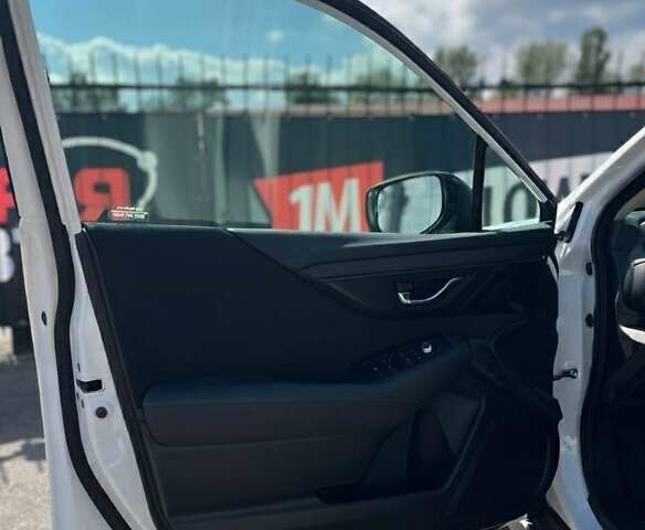 Білий Субару Аутбек, об'ємом двигуна 2.5 л та пробігом 9 тис. км за 28000 $, фото 4 на Automoto.ua