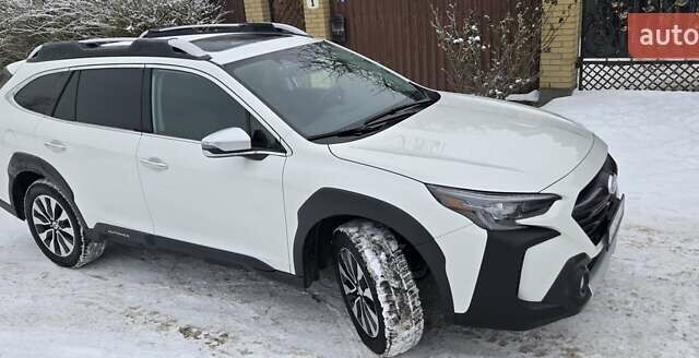 Белый Субару Аутбек, объемом двигателя 2.39 л и пробегом 18 тыс. км за 35900 $, фото 7 на Automoto.ua