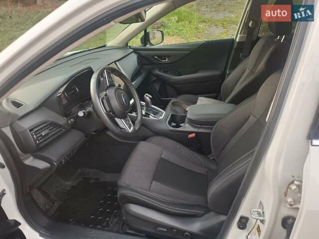 Білий Субару Аутбек, об'ємом двигуна 2.5 л та пробігом 9 тис. км за 28000 $, фото 8 на Automoto.ua