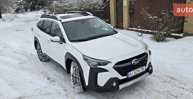 Белый Субару Аутбек, объемом двигателя 2.39 л и пробегом 18 тыс. км за 35900 $, фото 1 на Automoto.ua