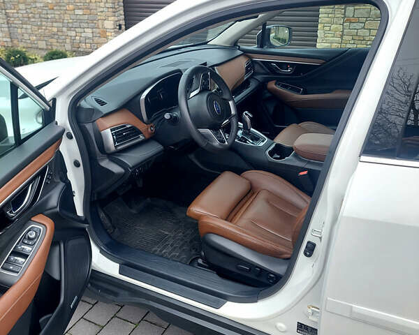 Белый Субару Аутбек, объемом двигателя 2.5 л и пробегом 8 тыс. км за 34000 $, фото 11 на Automoto.ua