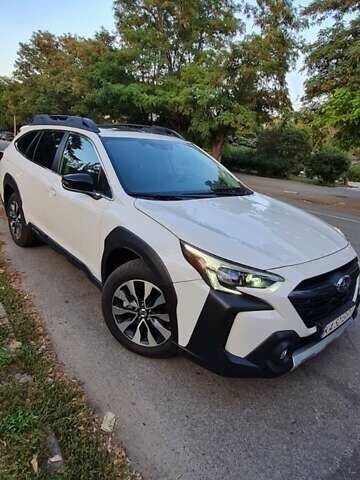 Белый Субару Аутбек, объемом двигателя 2.39 л и пробегом 16 тыс. км за 33000 $, фото 9 на Automoto.ua