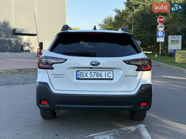 Білий Субару Аутбек, об'ємом двигуна 2.5 л та пробігом 7 тис. км за 29000 $, фото 4 на Automoto.ua