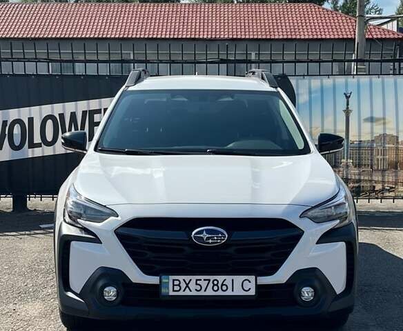 Білий Субару Аутбек, об'ємом двигуна 2.5 л та пробігом 9 тис. км за 28000 $, фото 2 на Automoto.ua