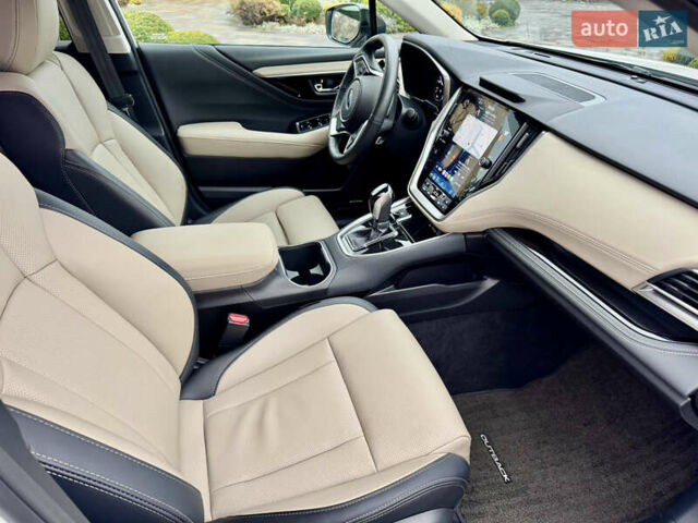 Белый Субару Аутбек, объемом двигателя 2.5 л и пробегом 7 тыс. км за 28800 $, фото 7 на Automoto.ua