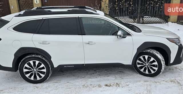 Белый Субару Аутбек, объемом двигателя 2.39 л и пробегом 18 тыс. км за 35900 $, фото 9 на Automoto.ua