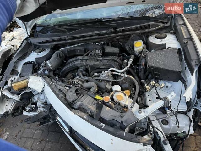 Белый Субару Аутбек, объемом двигателя 2.5 л и пробегом 19 тыс. км за 15000 $, фото 16 на Automoto.ua