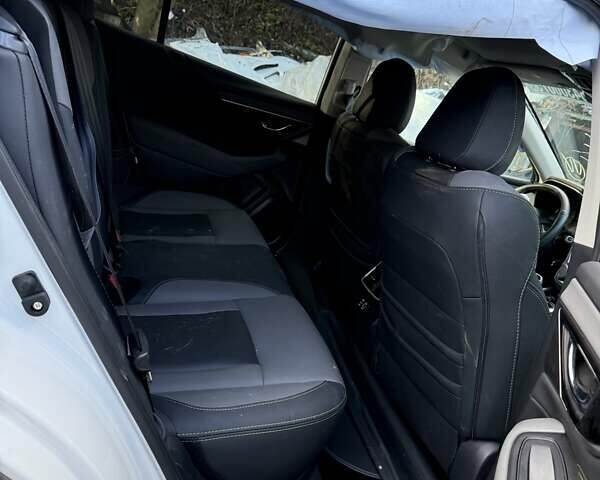 Белый Субару Аутбек, объемом двигателя 2.5 л и пробегом 19 тыс. км за 15000 $, фото 9 на Automoto.ua