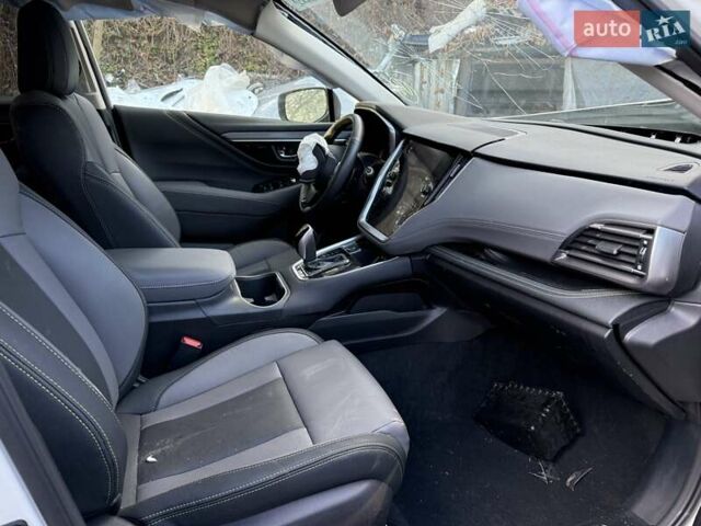 Белый Субару Аутбек, объемом двигателя 2.5 л и пробегом 19 тыс. км за 15000 $, фото 13 на Automoto.ua