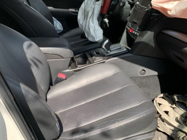 Белый Субару Аутбек, объемом двигателя 0 л и пробегом 100 тыс. км за 2267 $, фото 3 на Automoto.ua