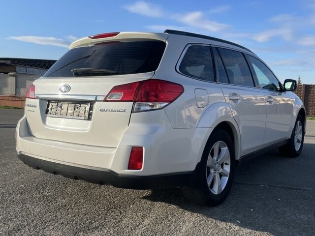 Белый Субару Аутбек, объемом двигателя 2.5 л и пробегом 196 тыс. км за 10000 $, фото 13 на Automoto.ua