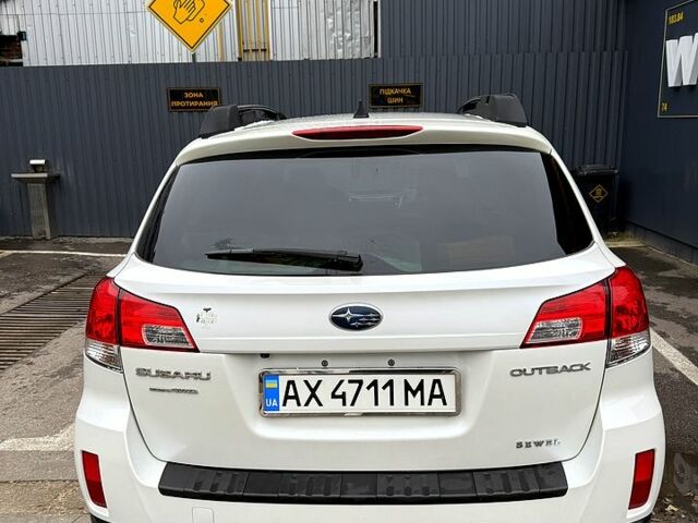Білий Субару Аутбек, об'ємом двигуна 2.5 л та пробігом 220 тис. км за 12499 $, фото 3 на Automoto.ua