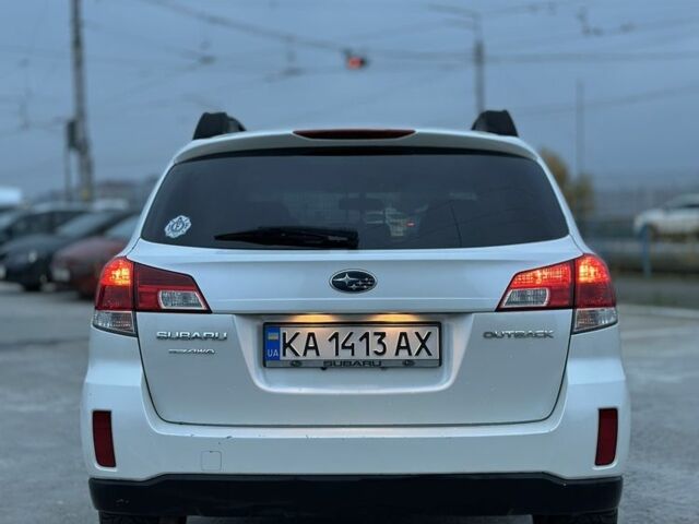 Субару Аутбек 2013 у Києві на Automoto.ua Білий Субару Аутбек, об'ємом двигуна 2.5 л та пробігом 169 тис. км за 8900 $, фото 7 на Automoto.ua