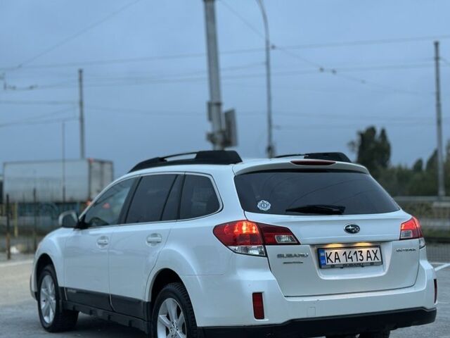 Субару Аутбек 2013 у Києві на Automoto.ua Білий Субару Аутбек, об'ємом двигуна 2.5 л та пробігом 169 тис. км за 8900 $, фото 8 на Automoto.ua