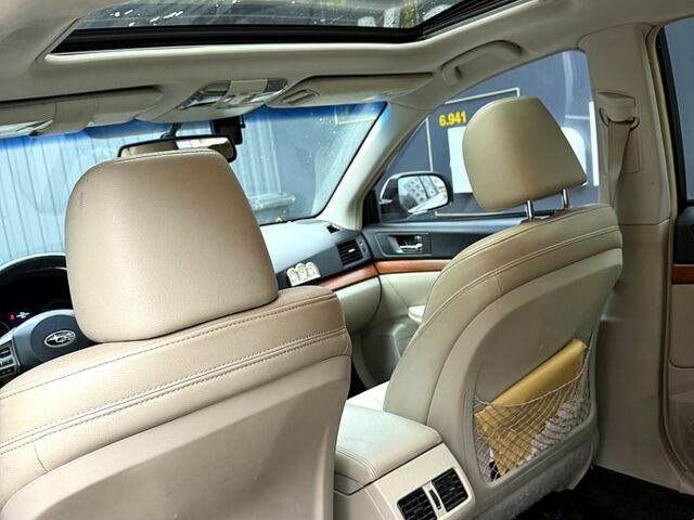 Білий Субару Аутбек, об'ємом двигуна 2.5 л та пробігом 220 тис. км за 12499 $, фото 6 на Automoto.ua