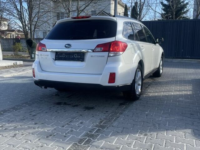 Белый Субару Аутбек, объемом двигателя 2.5 л и пробегом 196 тыс. км за 10000 $, фото 15 на Automoto.ua