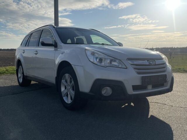 Белый Субару Аутбек, объемом двигателя 2.5 л и пробегом 196 тыс. км за 10000 $, фото 11 на Automoto.ua