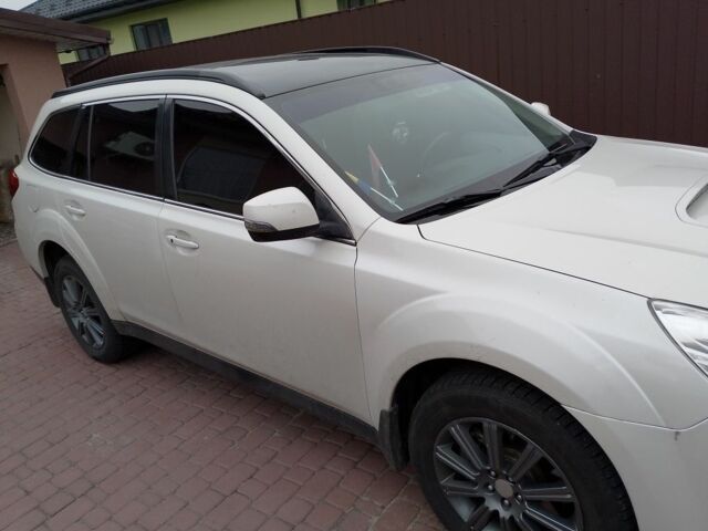 Белый Субару Аутбек, объемом двигателя 2 л и пробегом 243 тыс. км за 9999 $, фото 7 на Automoto.ua