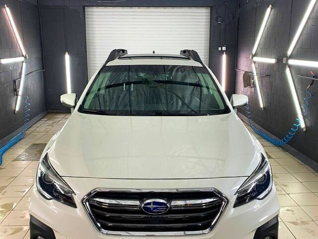 Белый Субару Аутбек, объемом двигателя 2.5 л и пробегом 84 тыс. км за 18999 $, фото 1 на Automoto.ua