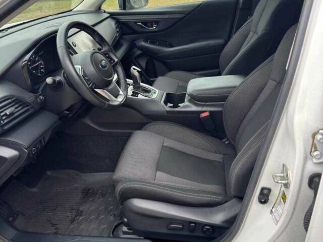 Белый Субару Аутбек, объемом двигателя 2.5 л и пробегом 39 тыс. км за 11700 $, фото 12 на Automoto.ua