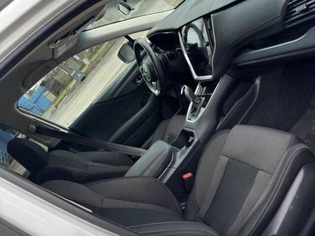 Белый Субару Аутбек, объемом двигателя 2.5 л и пробегом 39 тыс. км за 11700 $, фото 7 на Automoto.ua