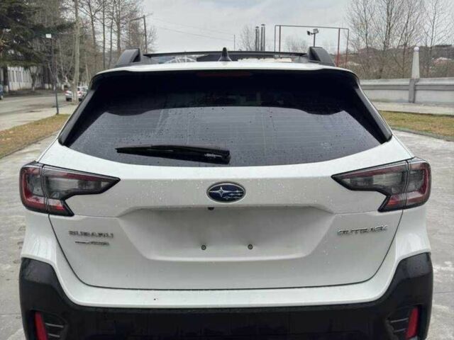 Белый Субару Аутбек, объемом двигателя 2.5 л и пробегом 39 тыс. км за 11700 $, фото 3 на Automoto.ua