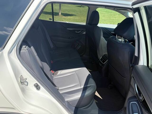 Белый Субару Аутбек, объемом двигателя 2.5 л и пробегом 30 тыс. км за 16000 $, фото 12 на Automoto.ua