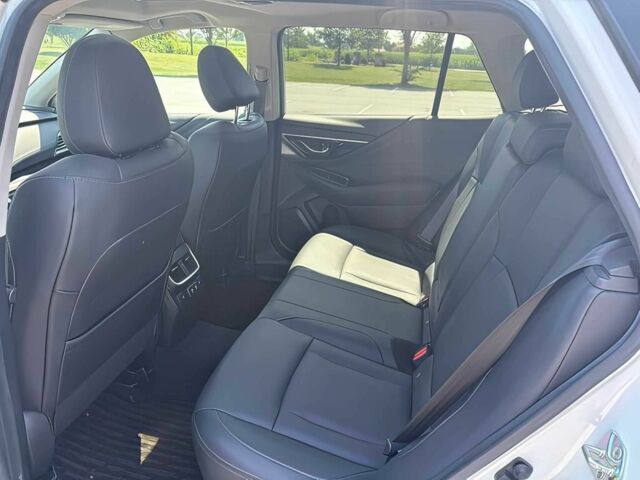 Белый Субару Аутбек, объемом двигателя 2.5 л и пробегом 30 тыс. км за 16000 $, фото 11 на Automoto.ua