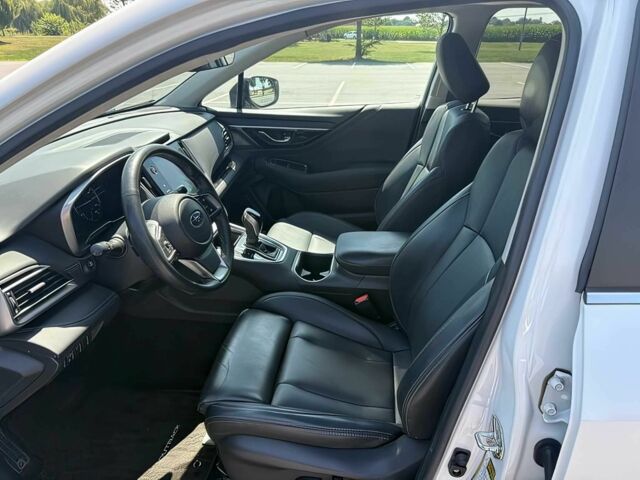 Белый Субару Аутбек, объемом двигателя 2.5 л и пробегом 30 тыс. км за 16000 $, фото 7 на Automoto.ua