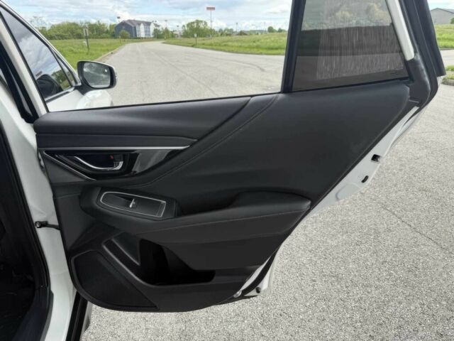 Білий Субару Аутбек, об'ємом двигуна 2.4 л та пробігом 33 тис. км за 14300 $, фото 12 на Automoto.ua