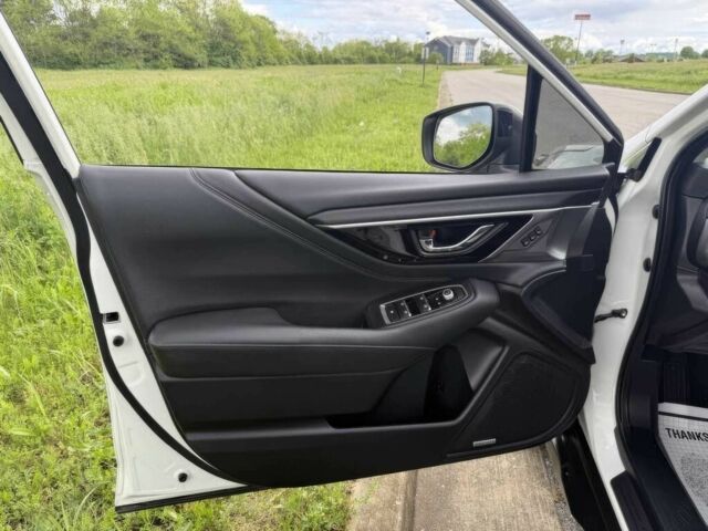 Білий Субару Аутбек, об'ємом двигуна 2.4 л та пробігом 33 тис. км за 14300 $, фото 13 на Automoto.ua