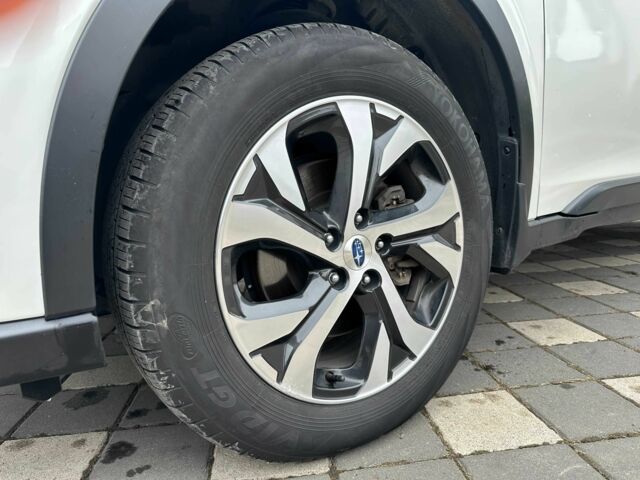 Білий Субару Аутбек, об'ємом двигуна 2.4 л та пробігом 46 тис. км за 26990 $, фото 7 на Automoto.ua