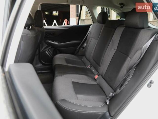 Белый Субару Аутбек, объемом двигателя 2.5 л и пробегом 67 тыс. км за 24700 $, фото 7 на Automoto.ua