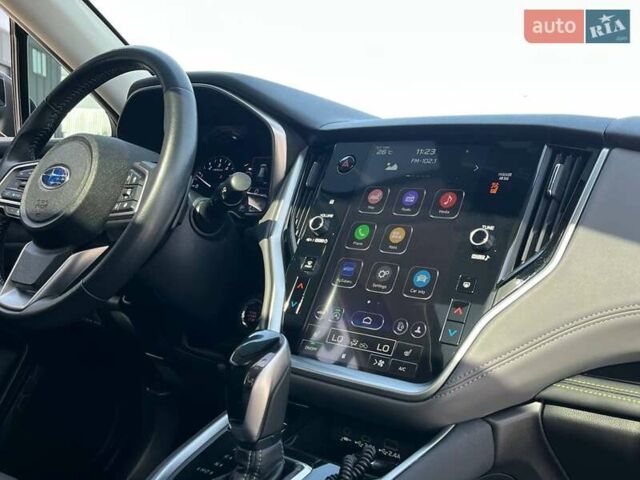 Білий Субару Аутбек, об'ємом двигуна 2.5 л та пробігом 42 тис. км за 28990 $, фото 3 на Automoto.ua