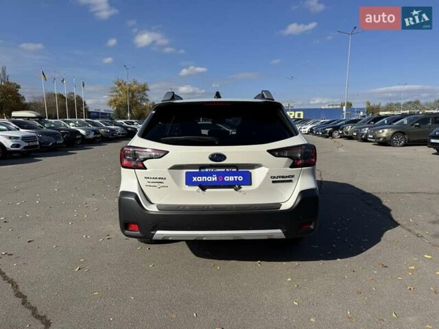 Белый Субару Аутбек, объемом двигателя 2.39 л и пробегом 28 тыс. км за 27800 $, фото 5 на Automoto.ua