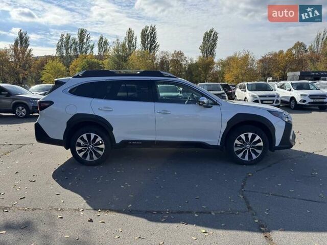 Белый Субару Аутбек, объемом двигателя 2.39 л и пробегом 28 тыс. км за 27800 $, фото 3 на Automoto.ua