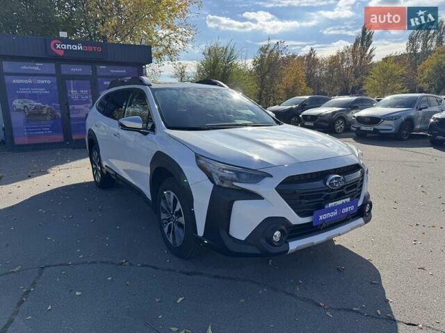 Белый Субару Аутбек, объемом двигателя 2.39 л и пробегом 28 тыс. км за 27800 $, фото 2 на Automoto.ua