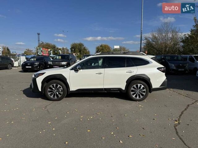 Белый Субару Аутбек, объемом двигателя 2.39 л и пробегом 28 тыс. км за 27800 $, фото 7 на Automoto.ua