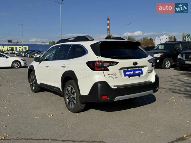 Белый Субару Аутбек, объемом двигателя 2.39 л и пробегом 28 тыс. км за 27800 $, фото 6 на Automoto.ua