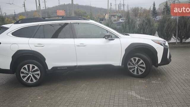 Белый Субару Аутбек, объемом двигателя 2.5 л и пробегом 3 тыс. км за 27800 $, фото 9 на Automoto.ua