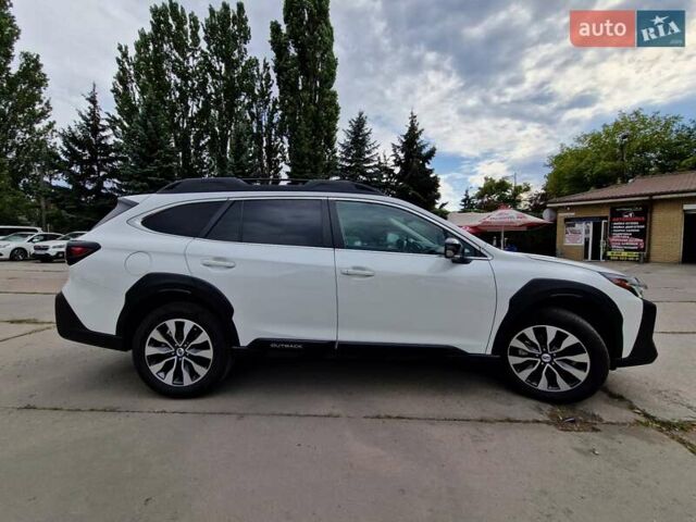 Білий Субару Аутбек, об'ємом двигуна 2.5 л та пробігом 28 тис. км за 29300 $, фото 2 на Automoto.ua