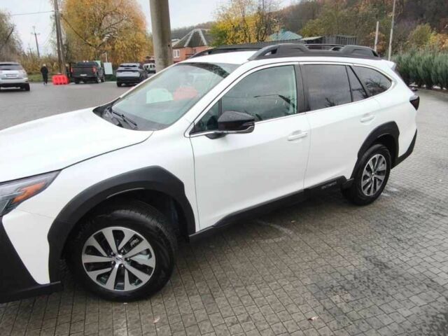 Белый Субару Аутбек, объемом двигателя 2.5 л и пробегом 3 тыс. км за 27800 $, фото 3 на Automoto.ua