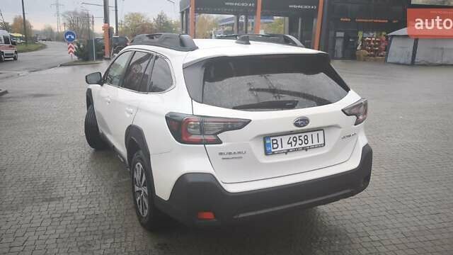 Белый Субару Аутбек, объемом двигателя 2.5 л и пробегом 3 тыс. км за 27800 $, фото 4 на Automoto.ua