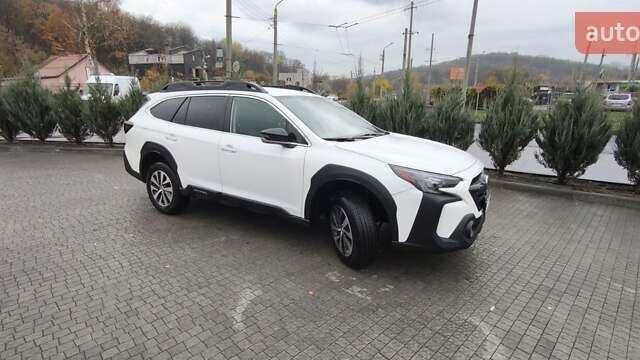 Белый Субару Аутбек, объемом двигателя 2.5 л и пробегом 3 тыс. км за 27800 $, фото 6 на Automoto.ua