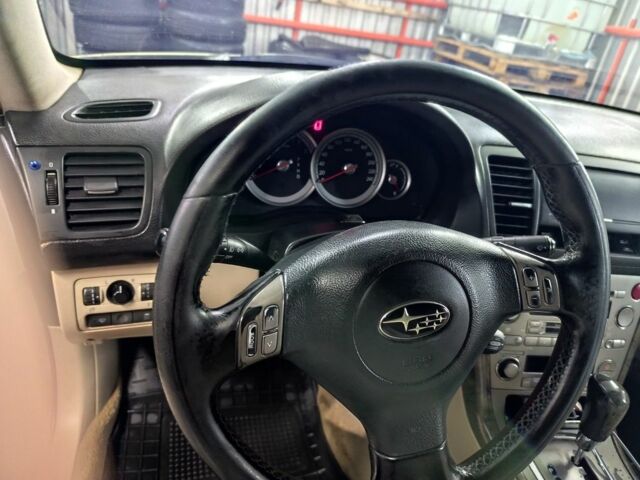 Бежевый Субару Аутбек, объемом двигателя 3 л и пробегом 270 тыс. км за 4300 $, фото 6 на Automoto.ua