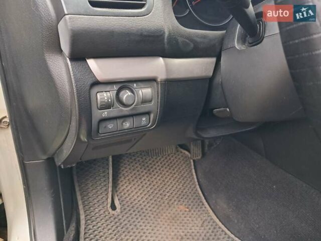 Бежевый Субару Аутбек, объемом двигателя 2.5 л и пробегом 290 тыс. км за 6000 $, фото 10 на Automoto.ua