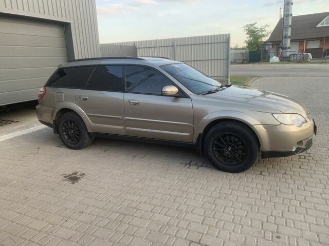 Бежевый Субару Аутбек, объемом двигателя 3 л и пробегом 360 тыс. км за 6500 $, фото 3 на Automoto.ua